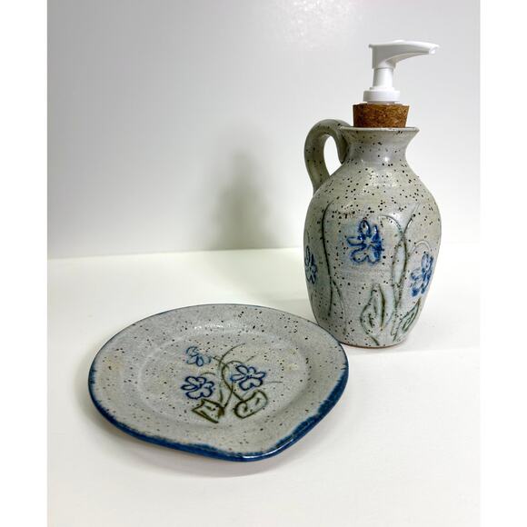 Studio Stoneware Spoon Rest & Pump Dispenser Set by Best - Blue Violets VTG 1988 - Picture 3 of 7